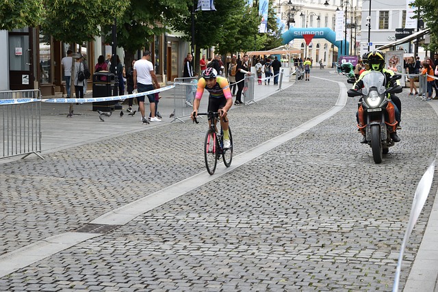 内马尔等球 内马尔等球